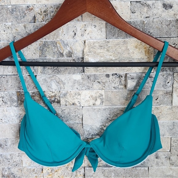 NWT O’Neill Saltwater Solids Seville Bikini Top Size Medium - Picture 2 of 3